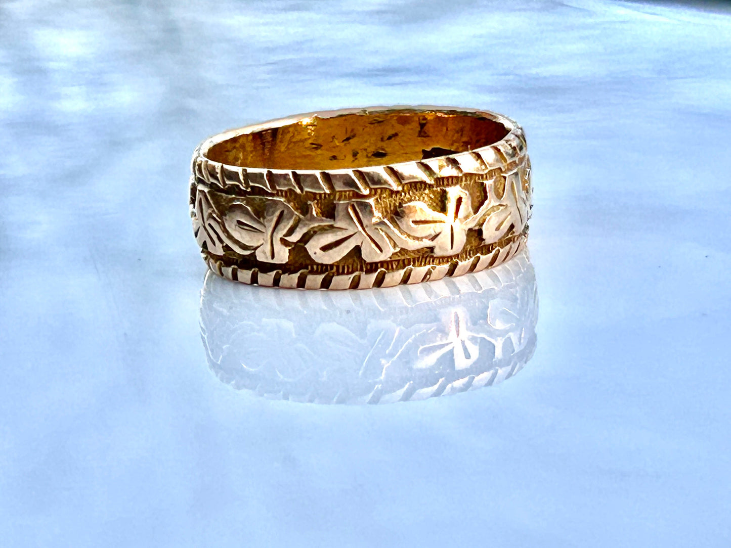 Antique Victorian 18ct Gold Clover Carved Ring. Fully Hallmark.Birmingham 1890