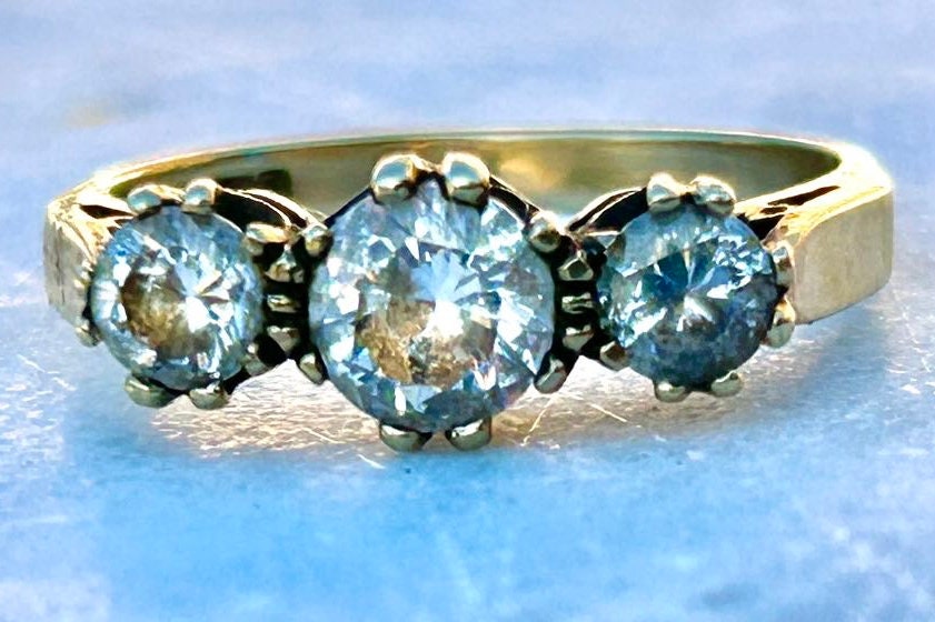 Vintage Cubic Zirconia Trilogy Ring 9k Gold. Fully Hallmarked.
