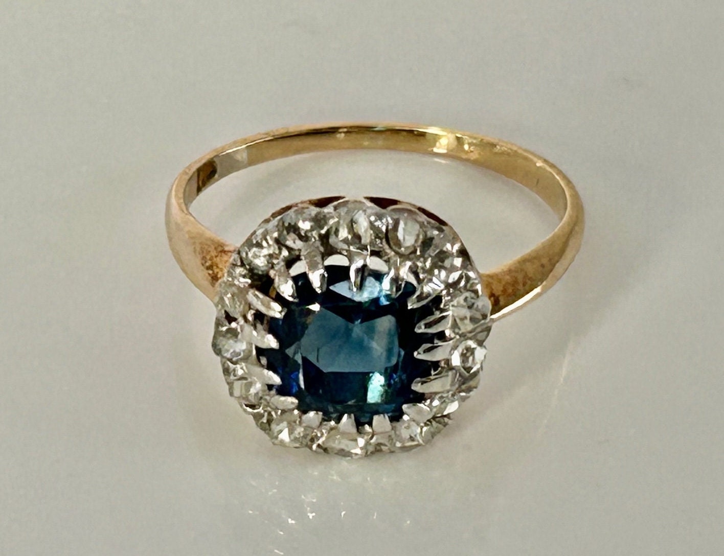 Antique Victorian 2.29 Carat Ceylon Sapphire and Rose Cut Diamond Ring 18k Gold
